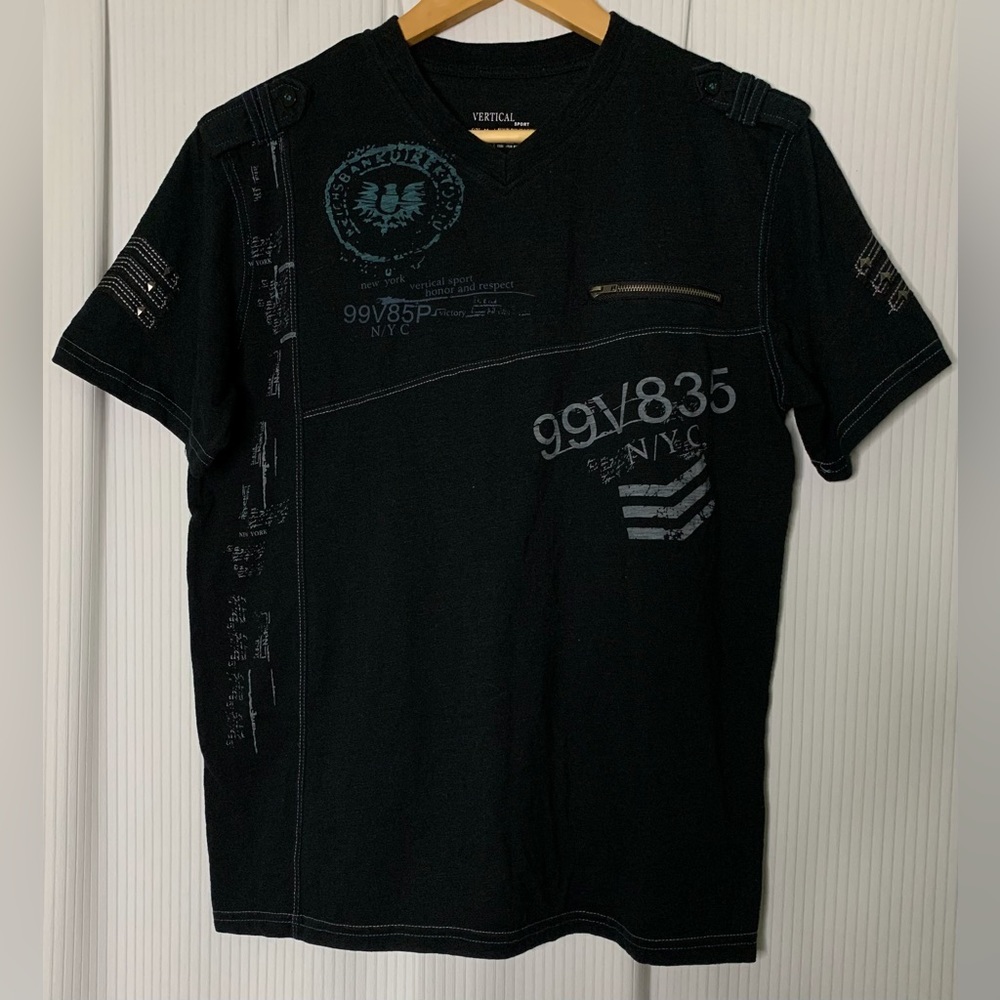 Vertical Sport - Black T-shirt With Unique Graphic And Detailing - Medium